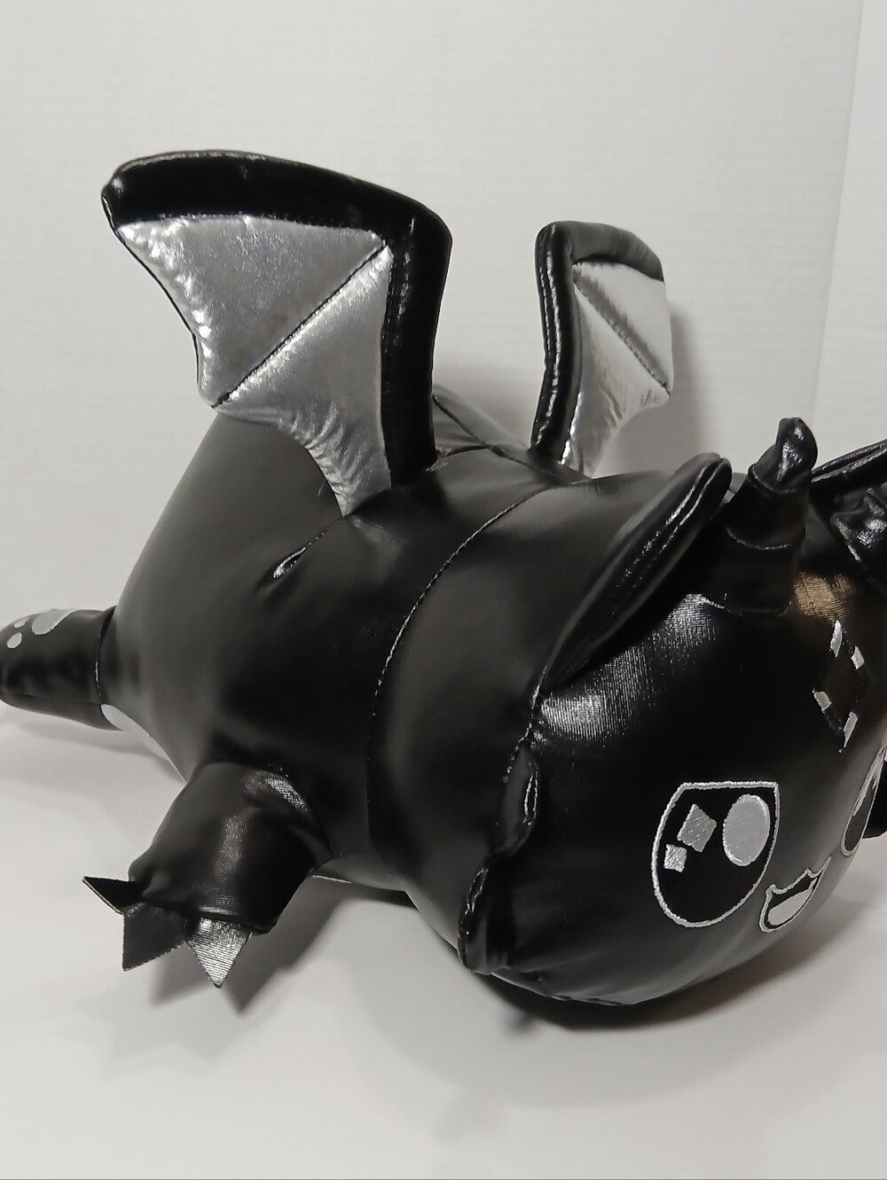 Aphmau MeeMeows 11” ONYX Dragon Classic 2026 Mystery Plush Faux Leather Cat